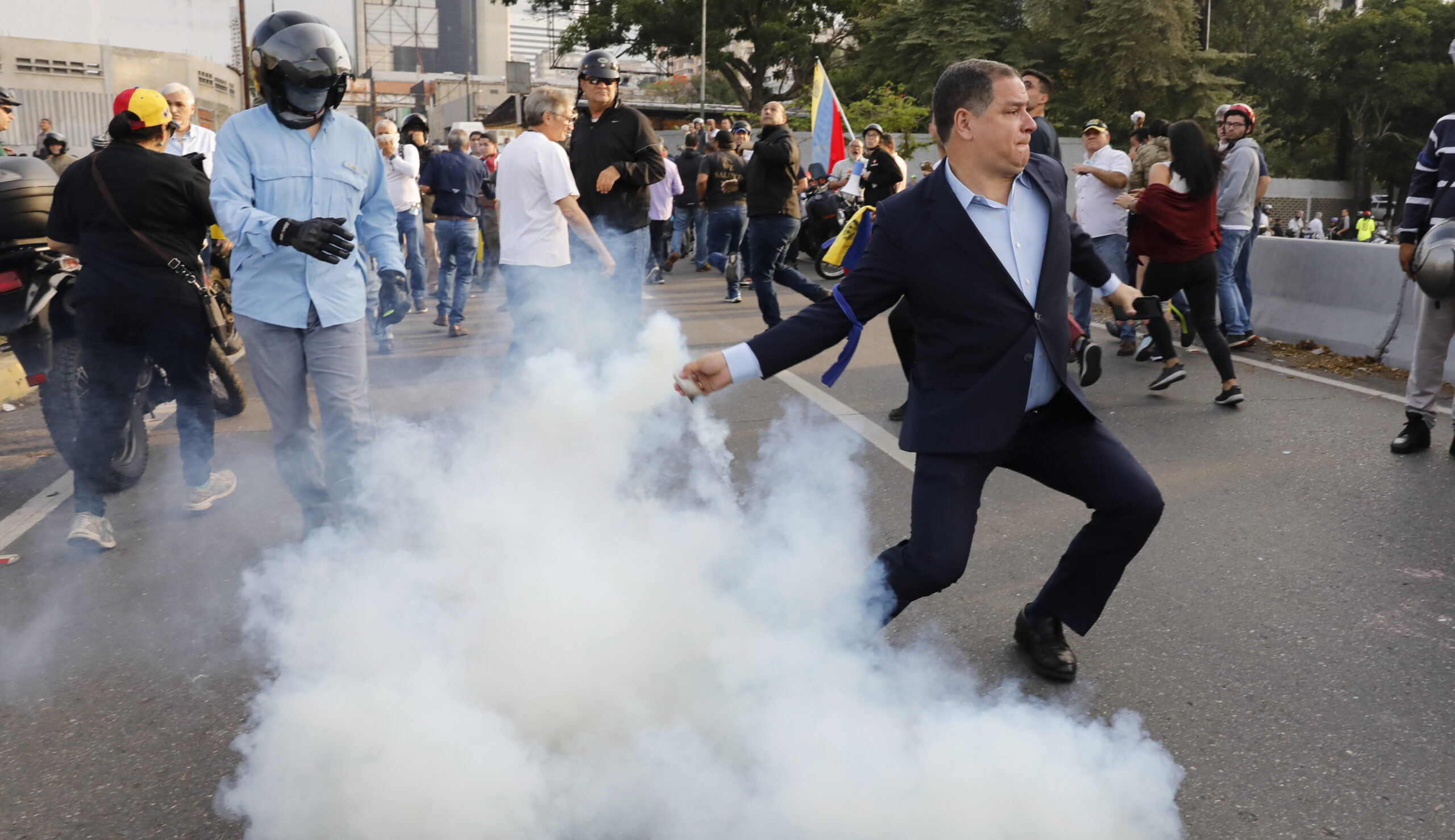 Gunfire in the Venezuelan streets may signal opposition victory