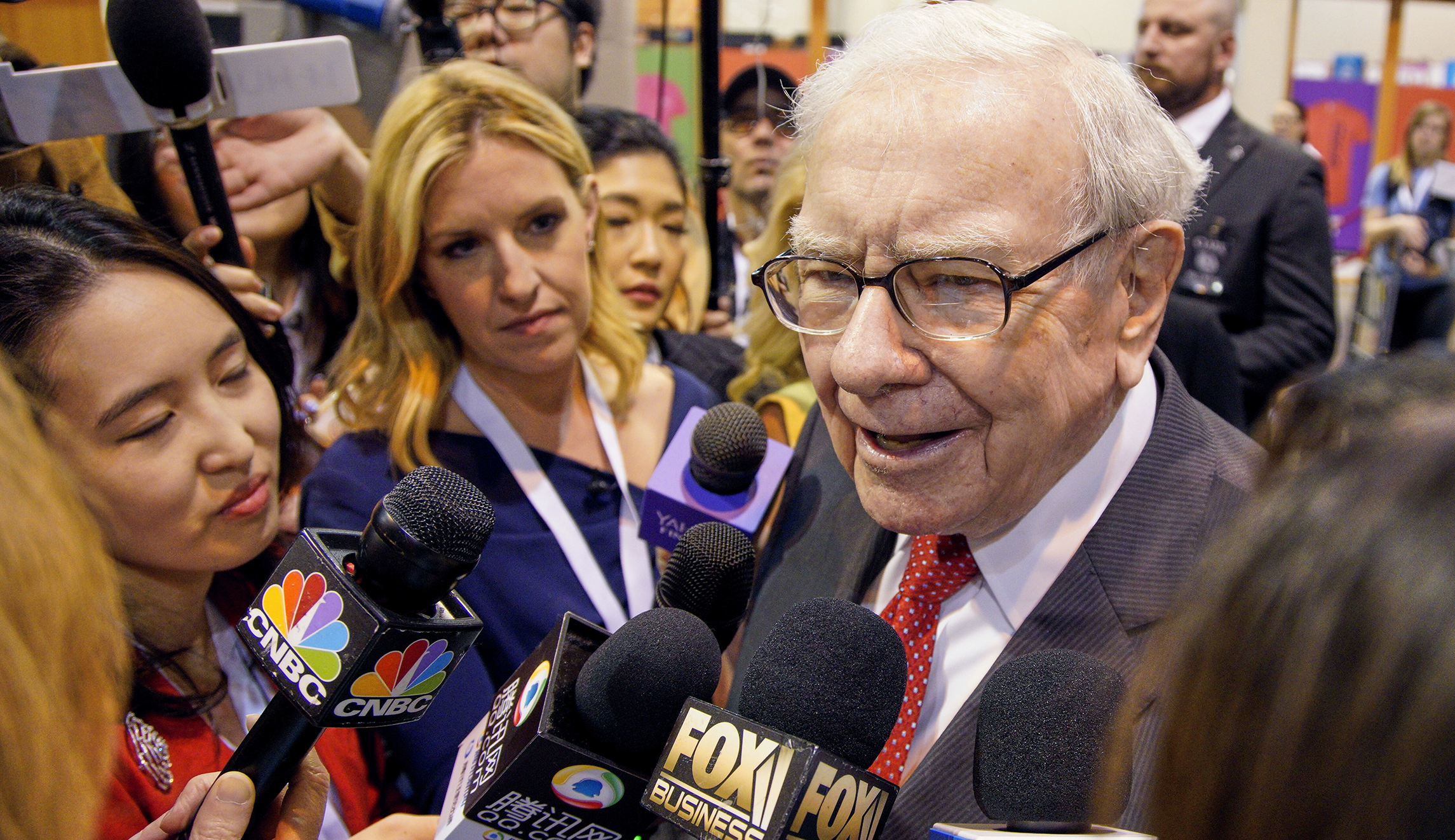 Warren Buffett: CEOs of banks that fail should have to pay