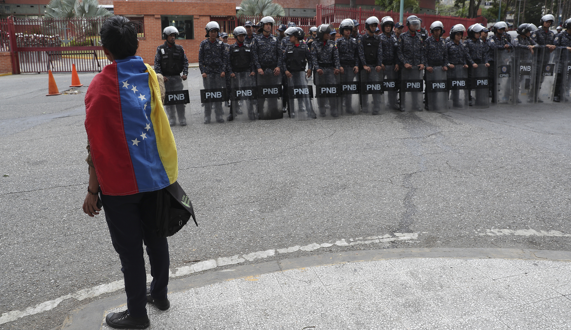 Trump’s Venezuela struggles draw comparison to Obama’s with Syria