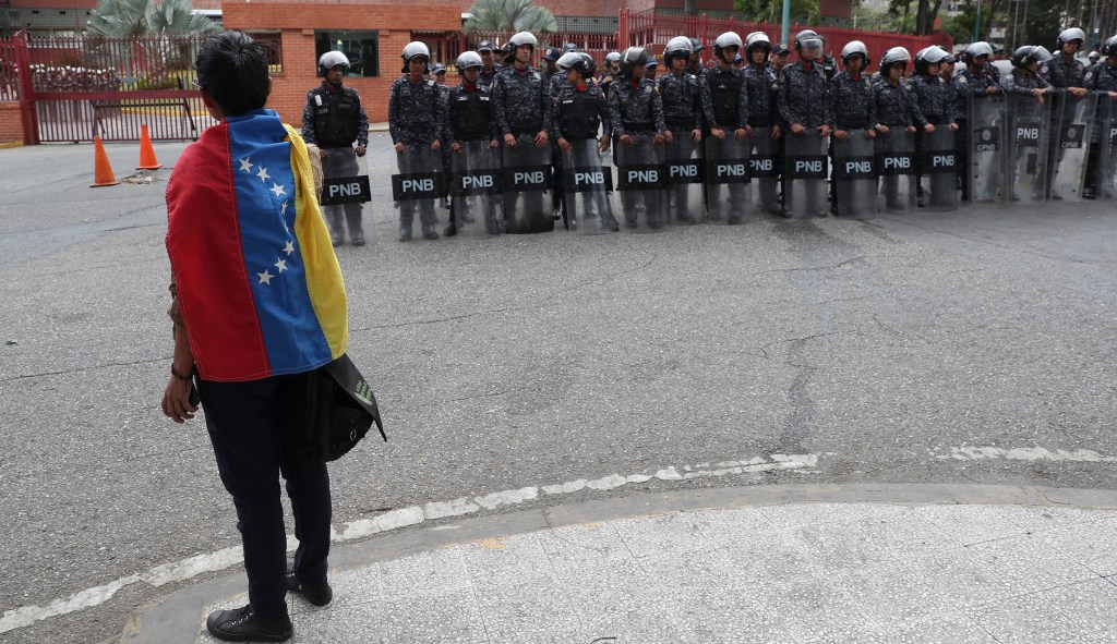 Trump’s Venezuela struggles draw comparison to Obama’s with Syria
