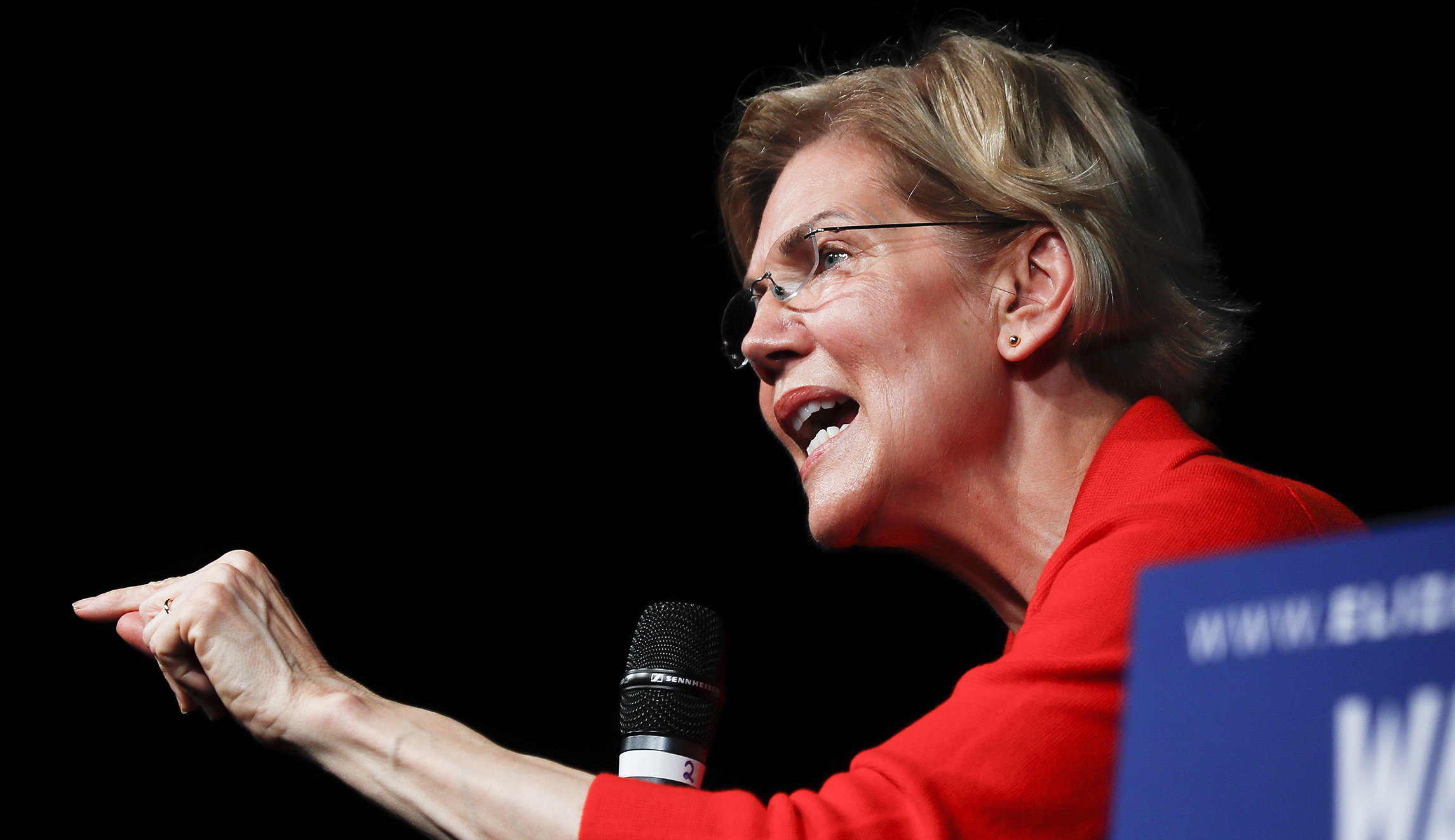 Elizabeth Warren hits defense contractors at Northern Virginia rally: ‘How about just a little transparency?’