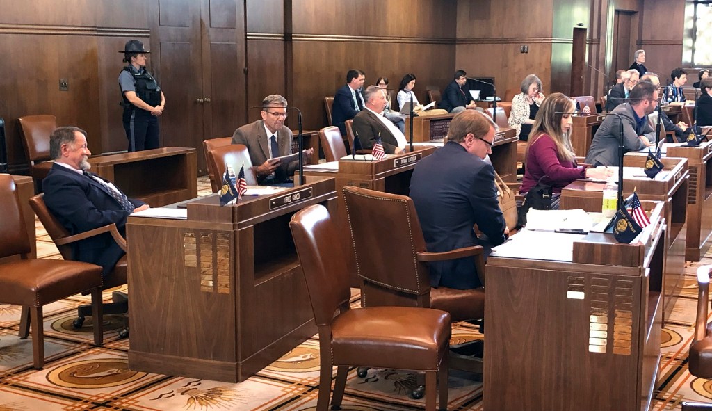 GOP senators in Oregon to return to Capitol after avoiding climate bill