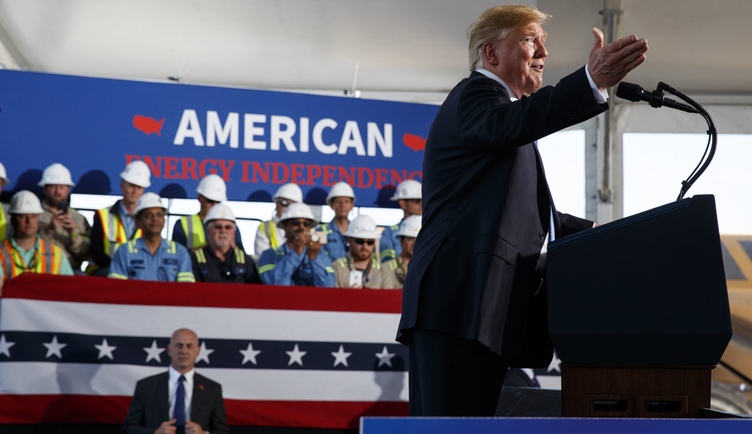 Trump calls Green New Deal a ‘hoax’ that ‘might be bigger’ than Russia probe