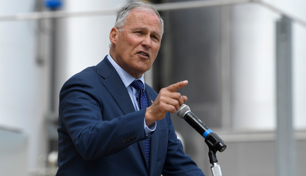 State employees sue Inslee over vaccine mandate