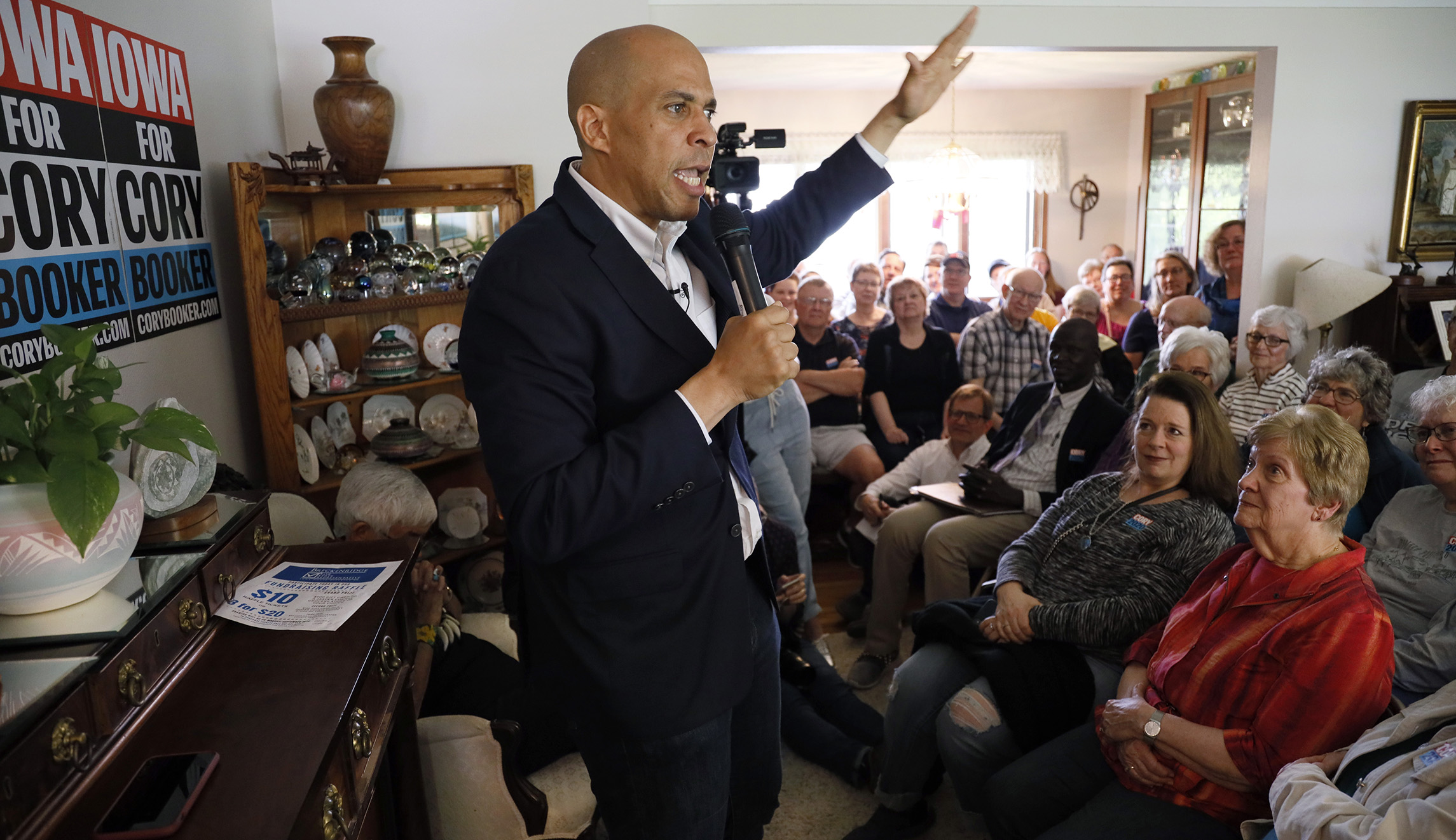 Cory Booker breaks with Bernie Sanders over charter schools