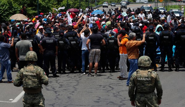 Mexico blocks 1,000-migrant caravan ahead of Trump’s tariff deadline
