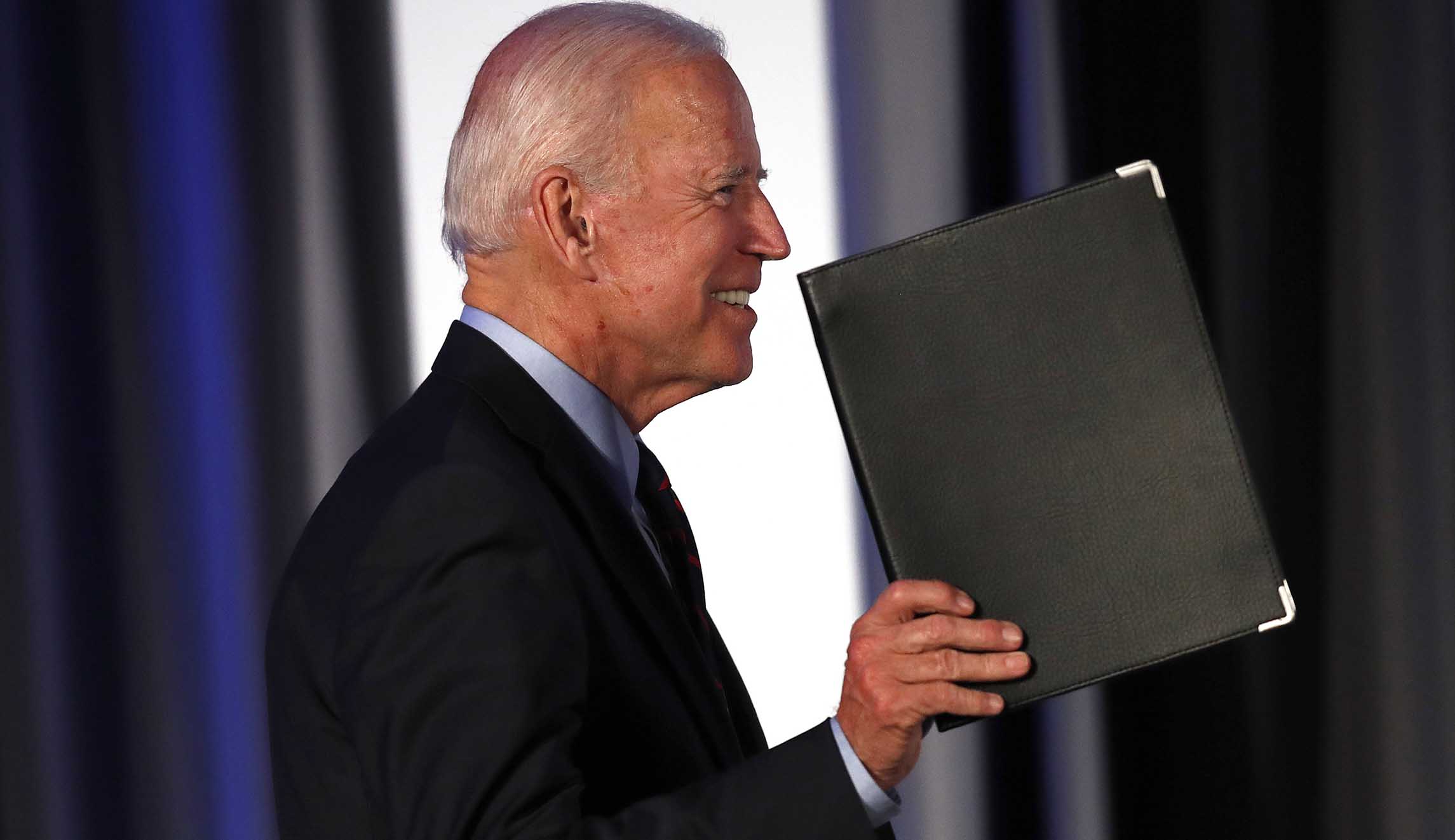 The not-inevitable candidate and his not-feasible pet project