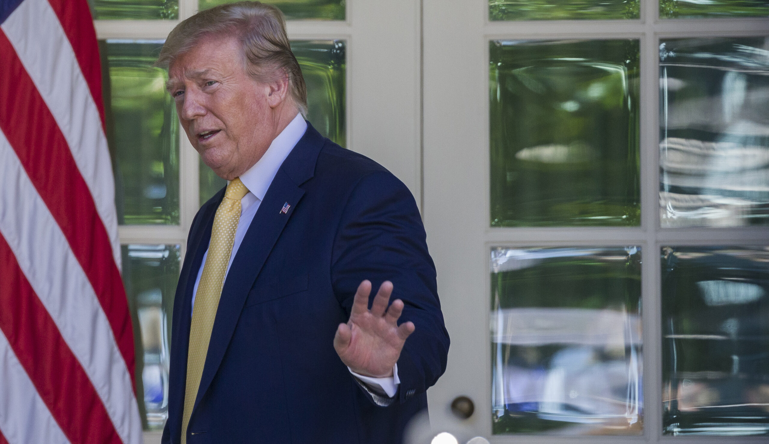 Trump campaign to fire pollsters after unflattering leaks