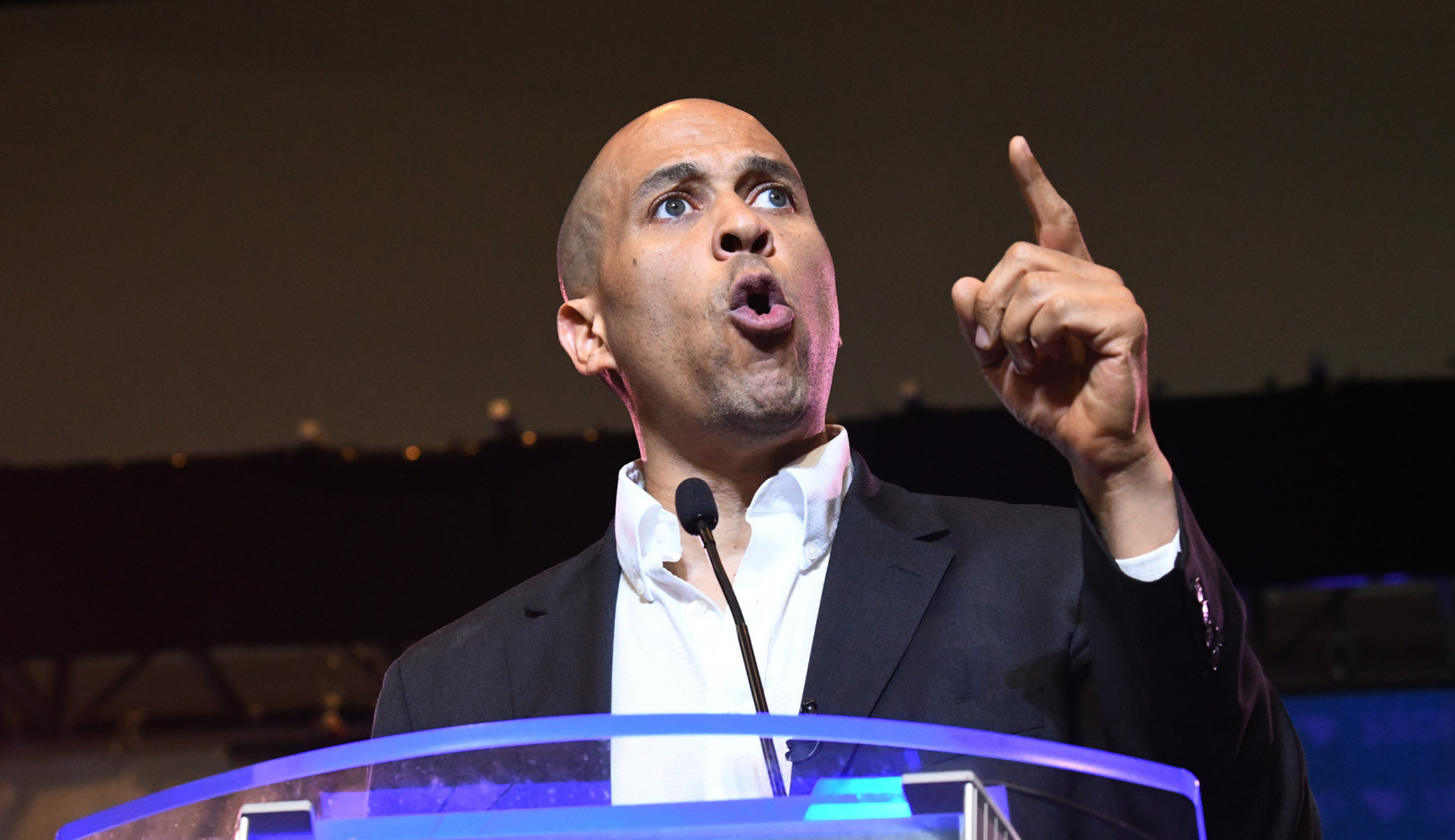 Booker bashes Biden for ‘hoodie’ remark