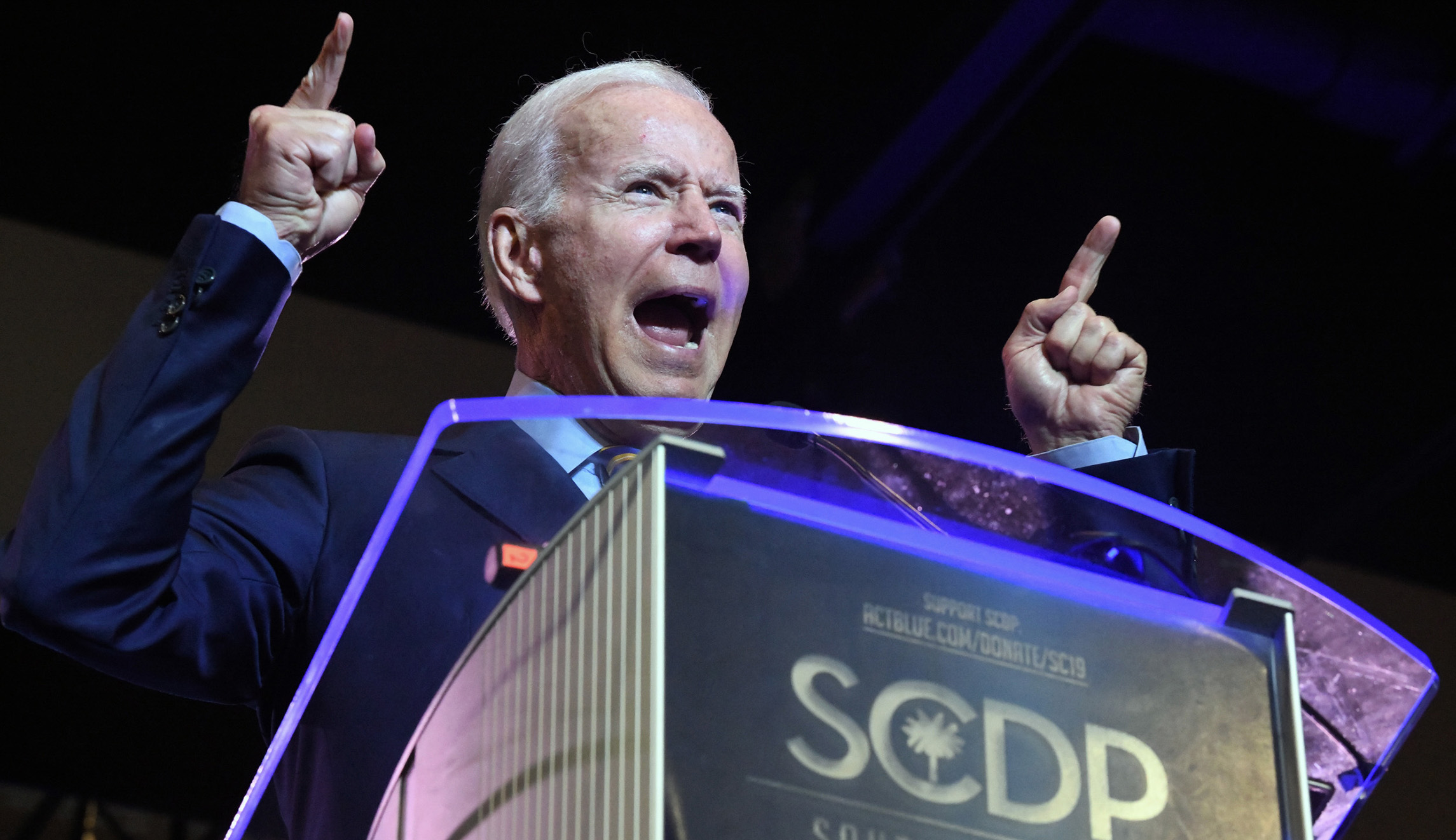 Biden follows Warren on supporting elimination of private prisons