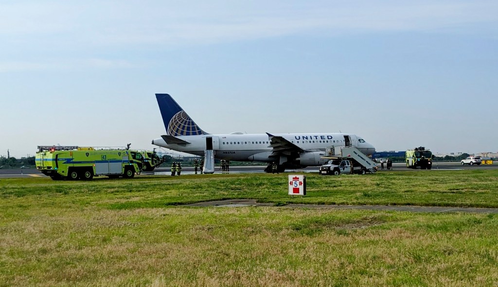 Plane blows two tires at Newark airport, creating travel hell