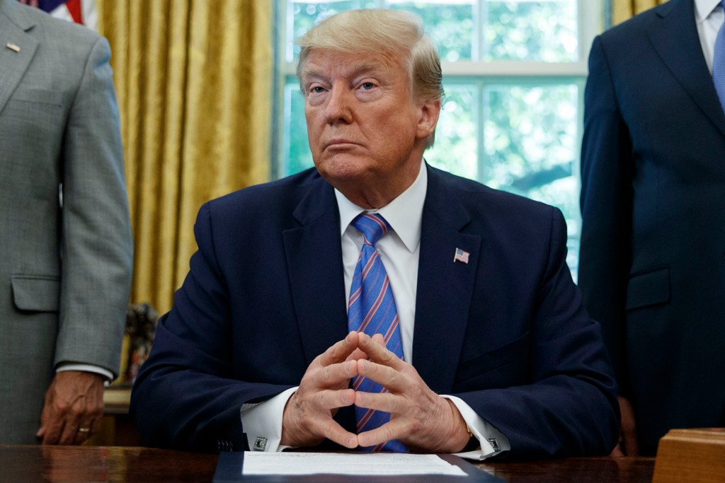 Trump to sign executive order to lower drug prices