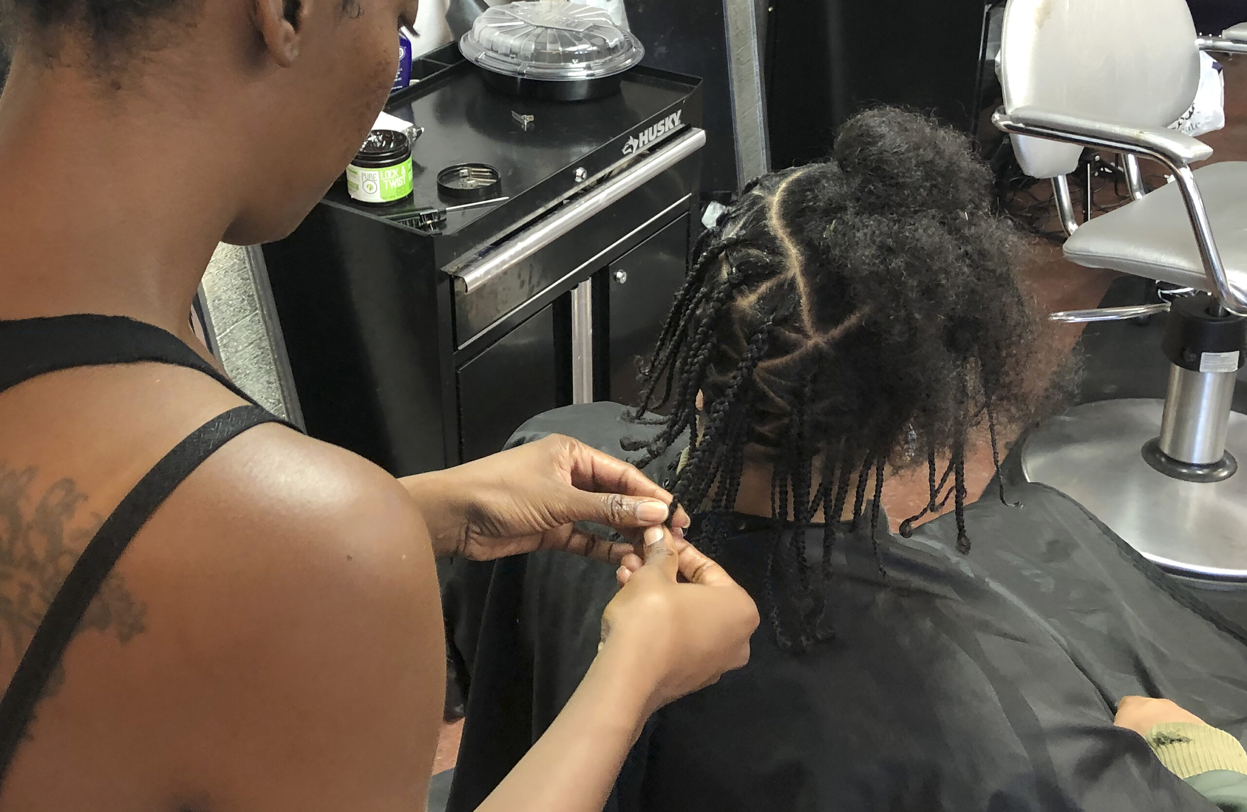 Illinois law bans ‘hairstyle discrimination’ in schools