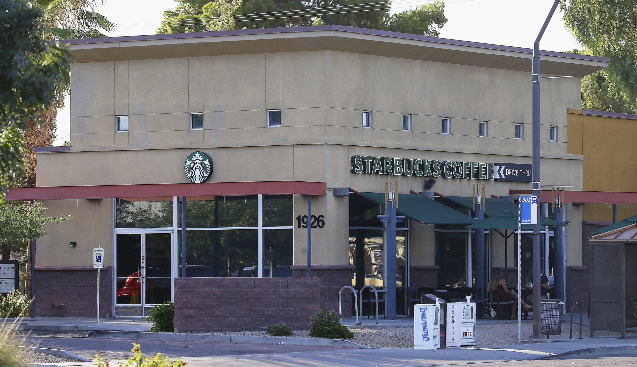 Starbucks apologizes and meets with police officers asked to leave Tempe store