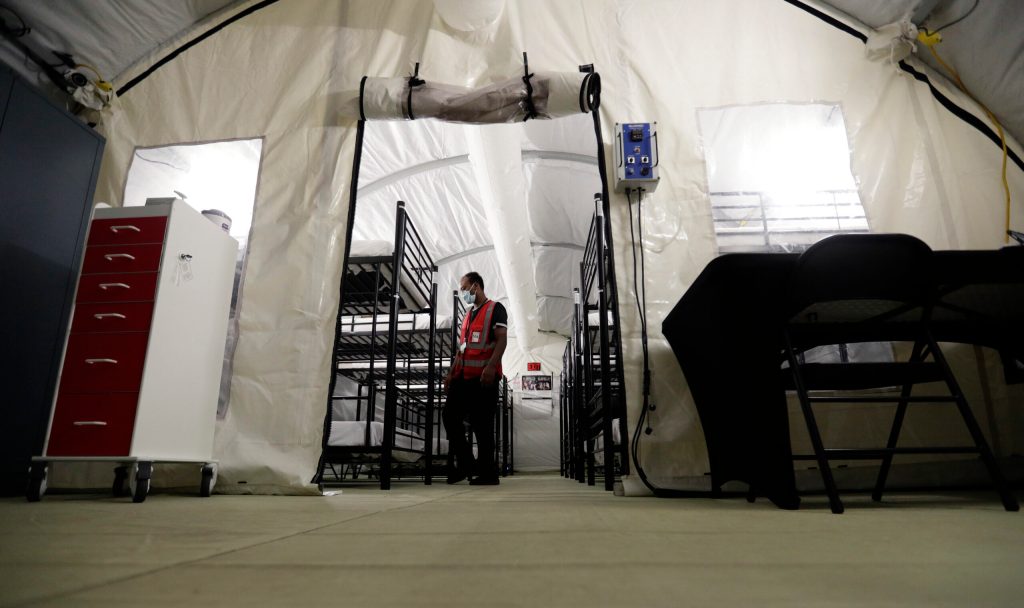 ‘I can’t handle this:’ Doctors treating migrants on the border are walking out