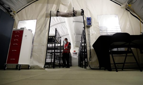 ‘I can’t handle this:’ Doctors treating migrants on the border are walking out