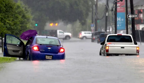 New Orleans floods as danger posed to Louisiana by impending hurricane grows
