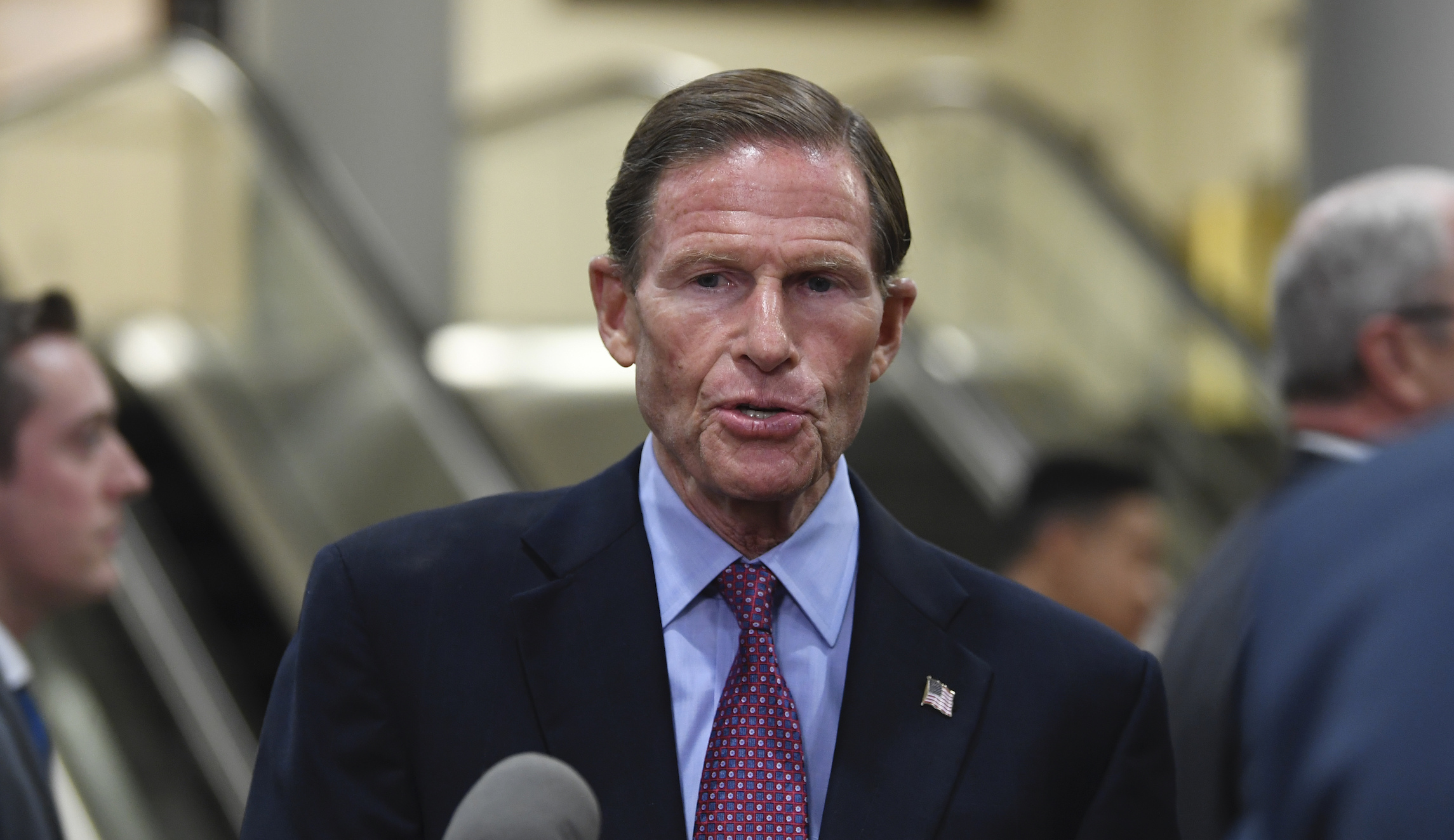 Richard Blumenthal announces bill that would make threatening reporters a federal crime