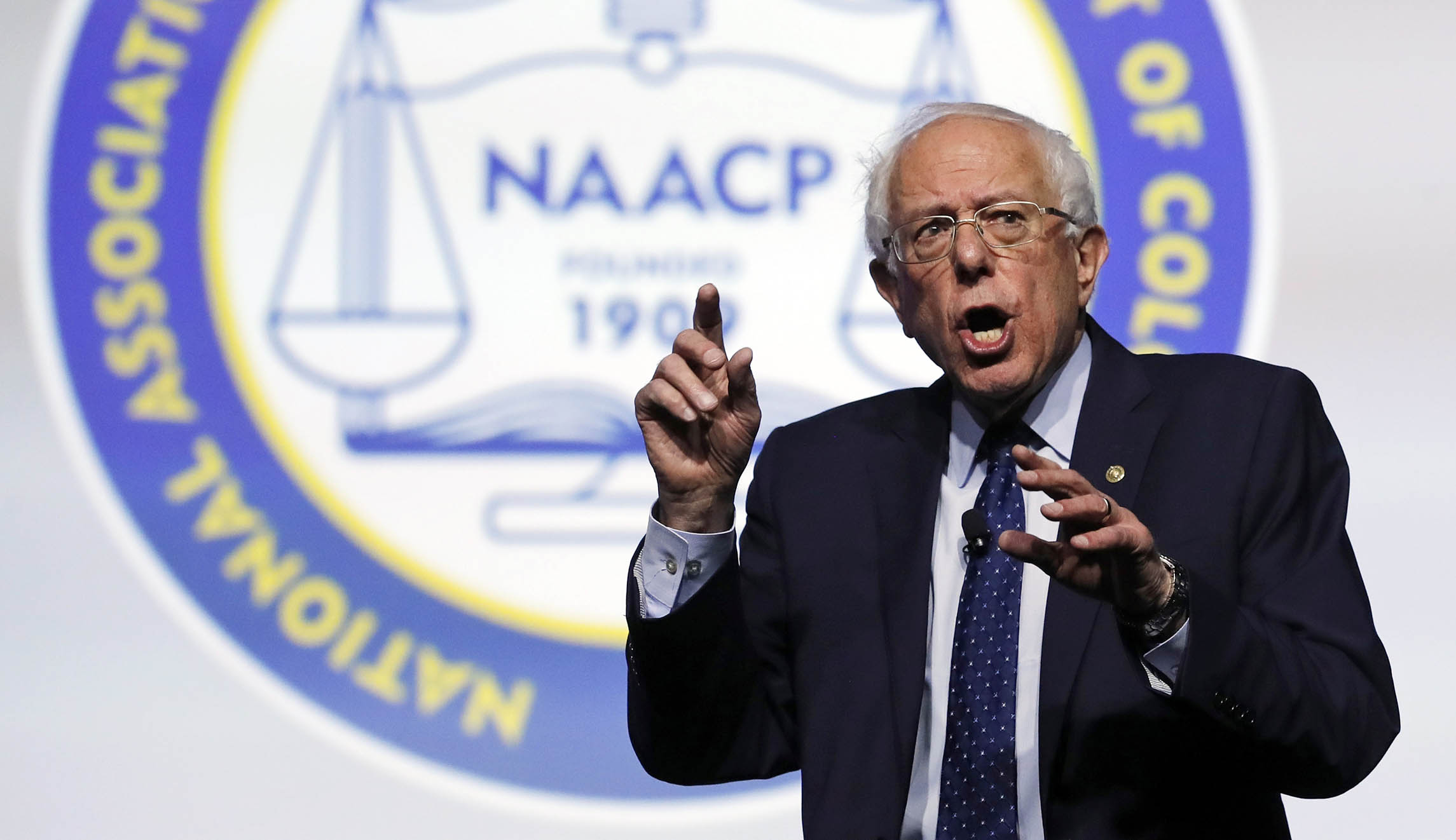 NAACP crowd applauds Bernie Sanders explaining his opposition to slave reparations
