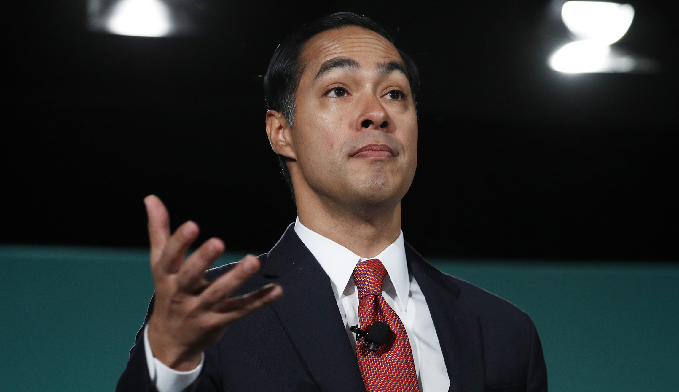 Julián Castro fine with brother naming and shaming Trump donors
