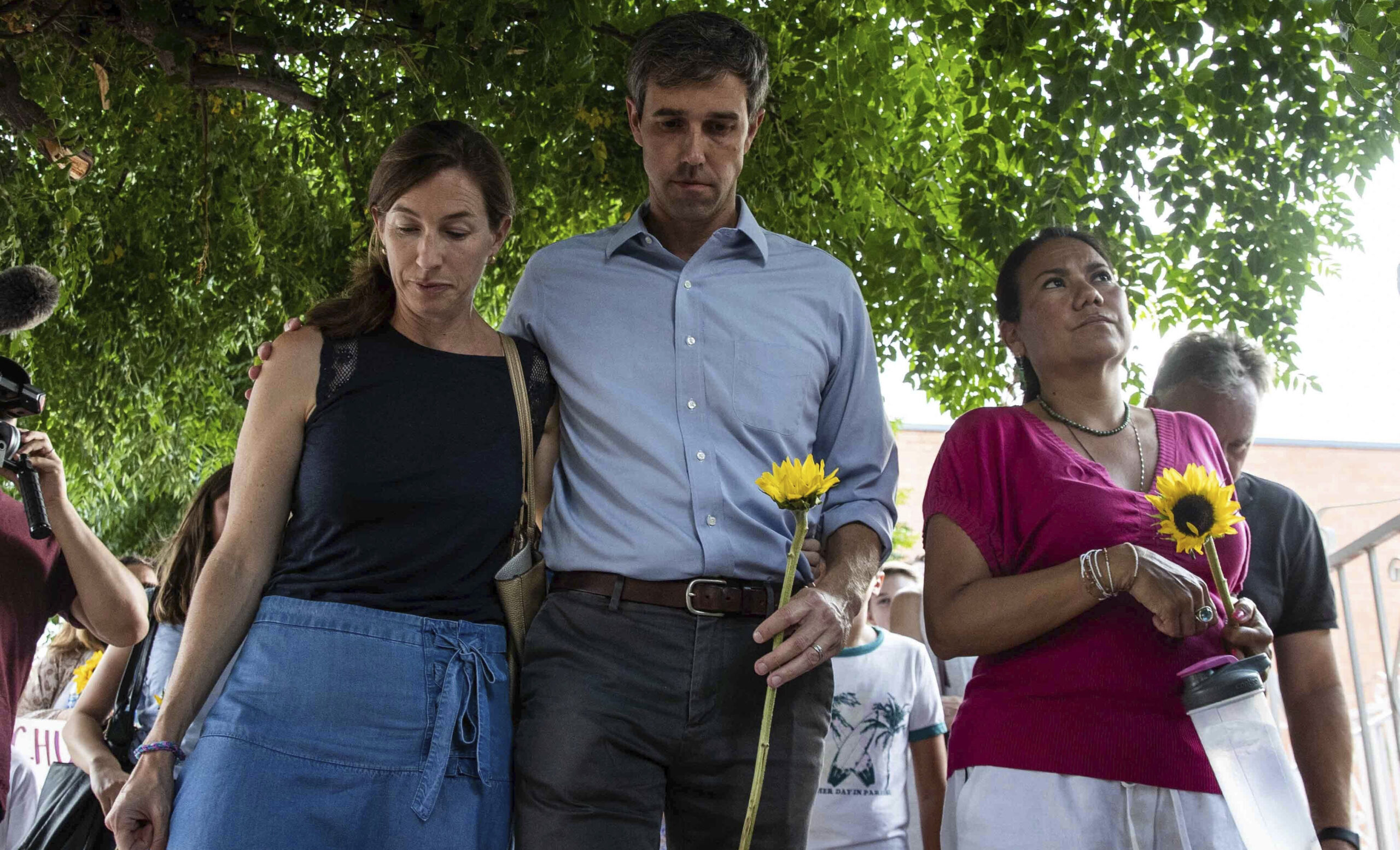 Beto O’Rourke to skip Iowa State Fair to stay with grieving El Paso community