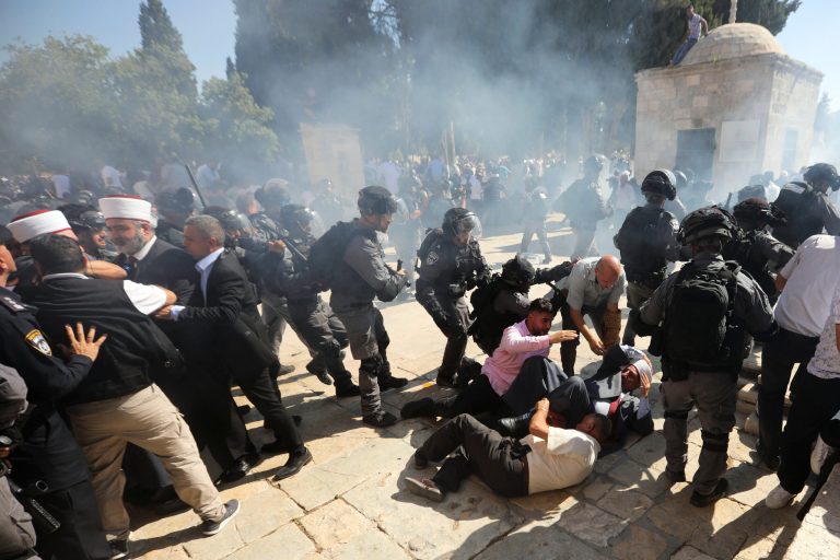 Israeli police clashes with Palestinian worshippers at al-Aqsa mosque compound in Jerusalem, Sunday, Aug 11, 2019.