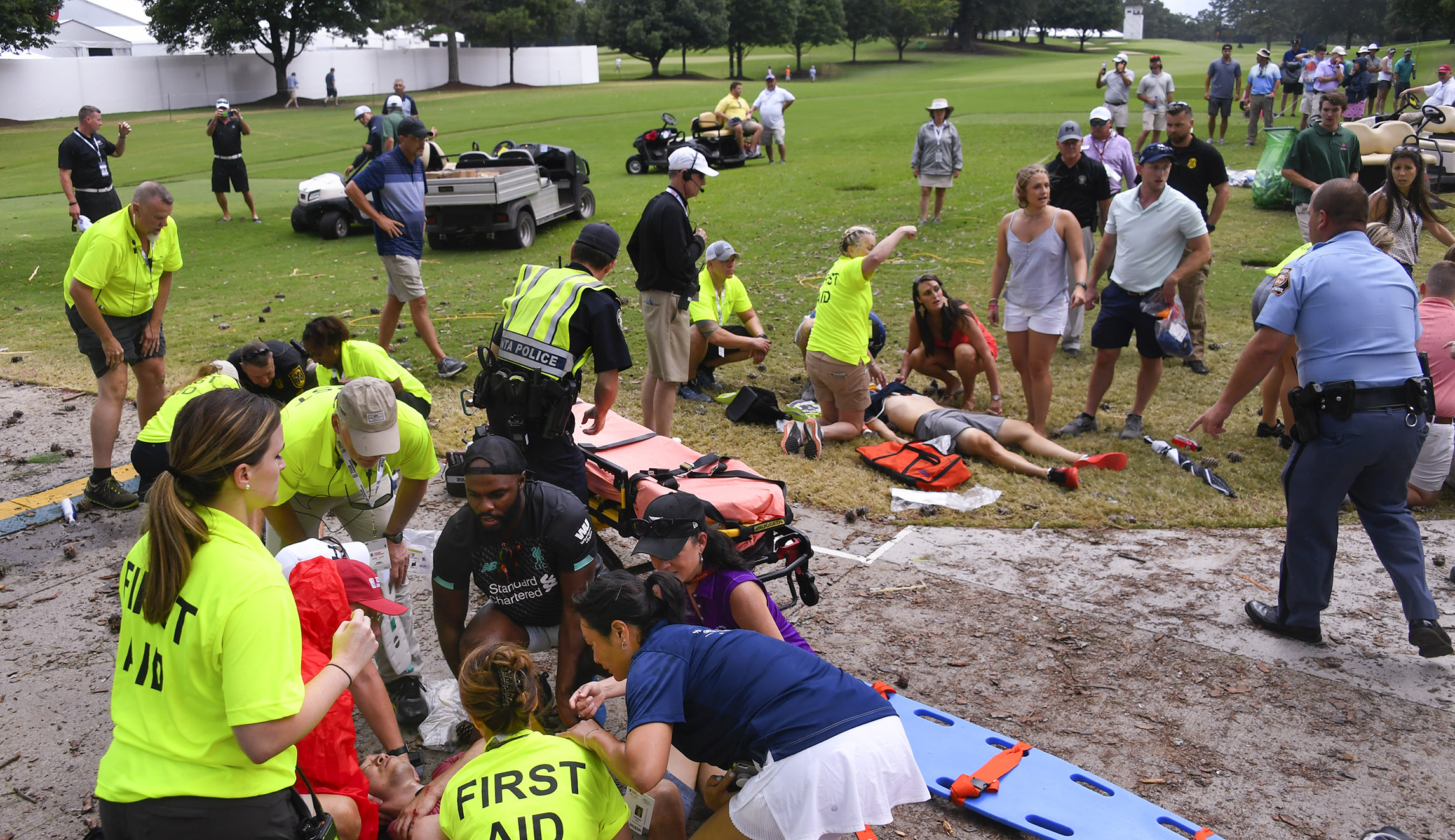 VIDEO: Several people struck by lightning at PGA Tour Championship