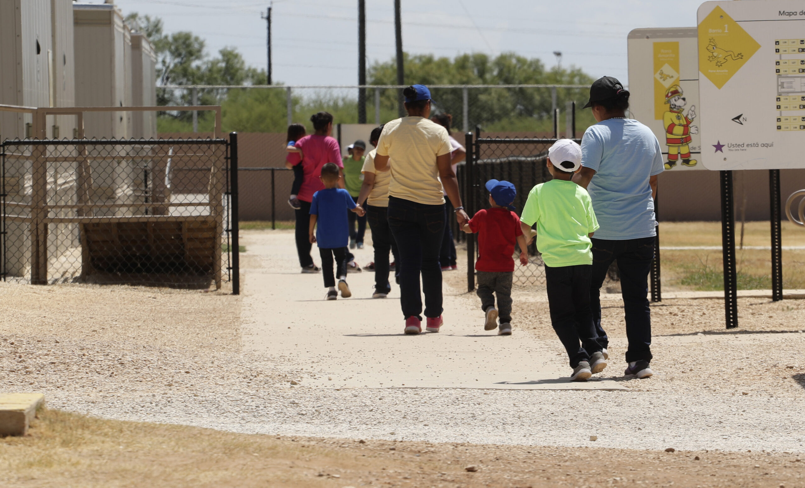 Trump administration asks Supreme Court to let it enforce asylum rule
