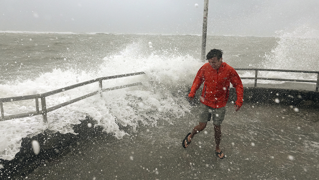 Hurricane Dorian track edges closer to Carolinas