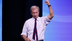 Tom Steyer makes Democratic debate stage in October