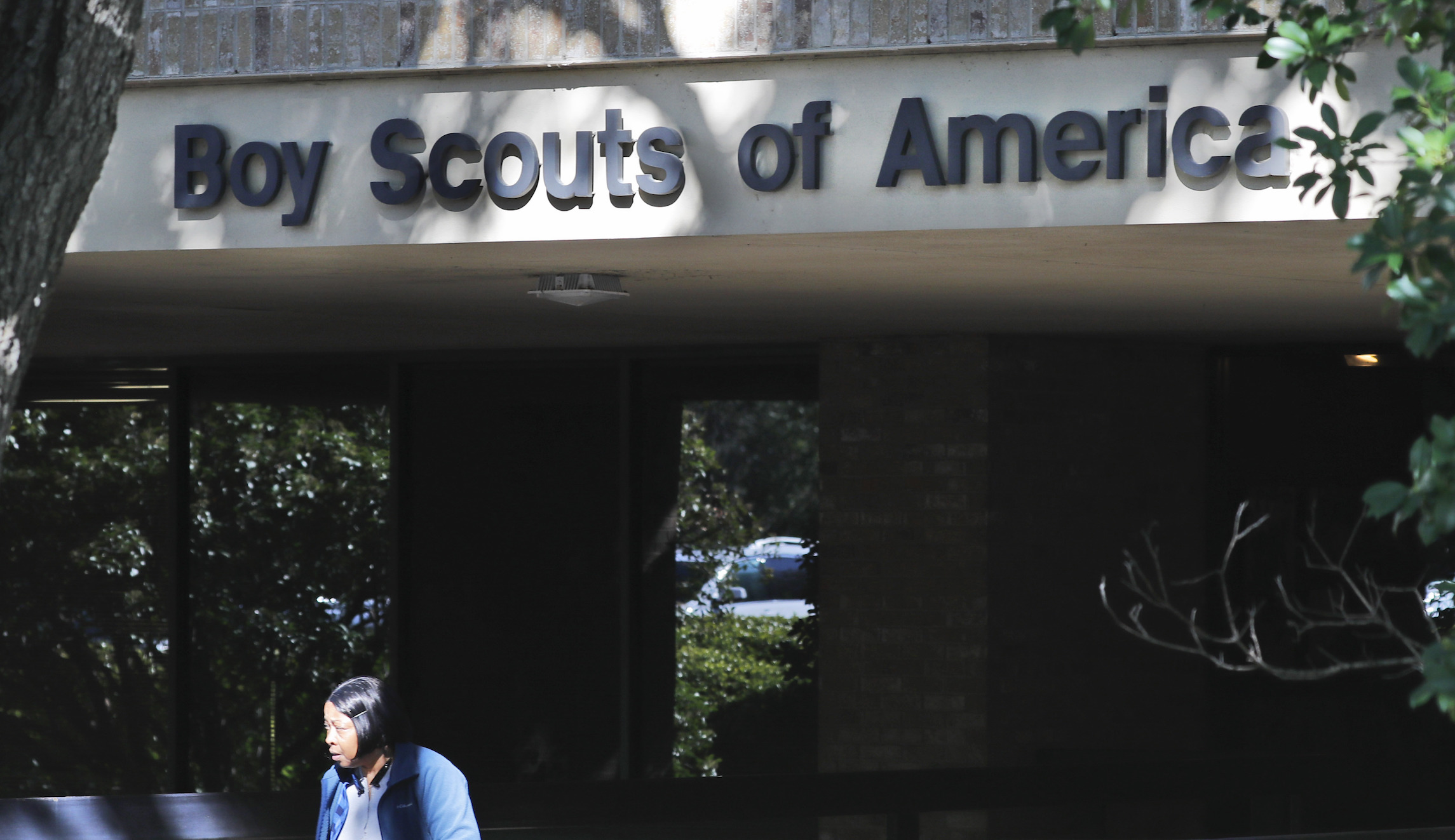 ‘Deplorable’: Boy Scouts of America cuts ties with backside-slapping runner