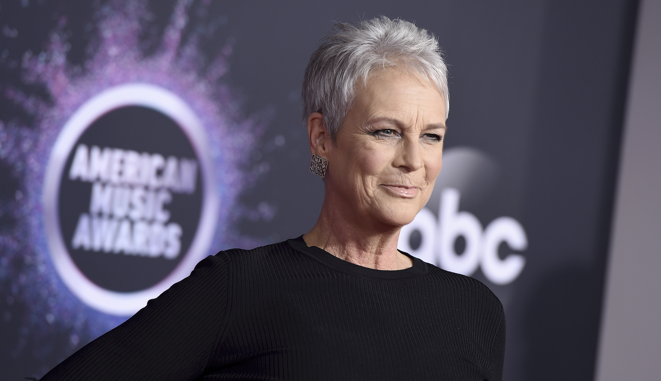 Jamie Lee Curtis floats conspiracy theory that Trump supporters are stealing mail trucks to win election