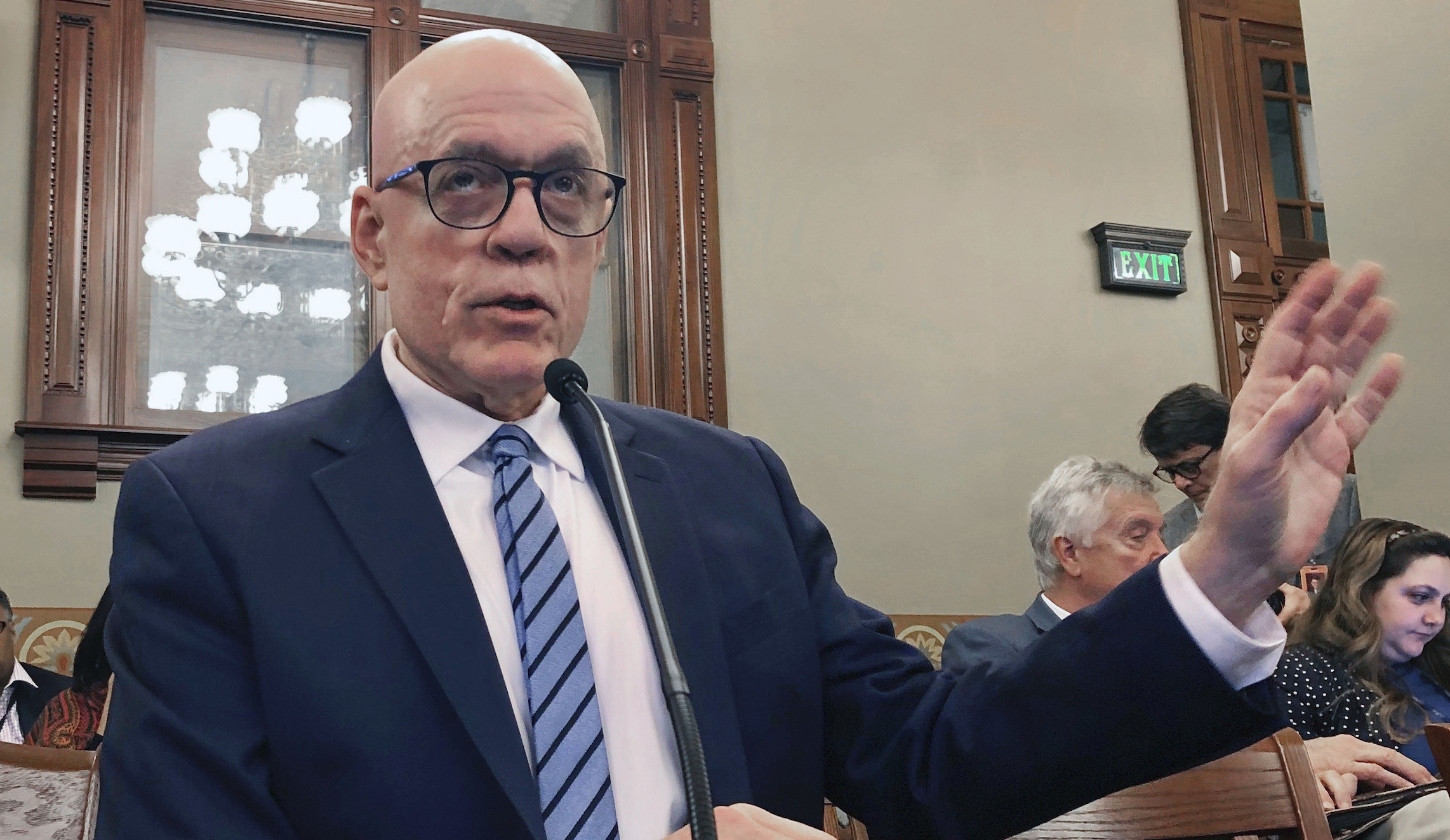 Illinois lawmakers discuss ethics rules as some grow impatient