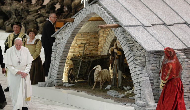 Church puts nativity scene behind cages to protest Trump border policy