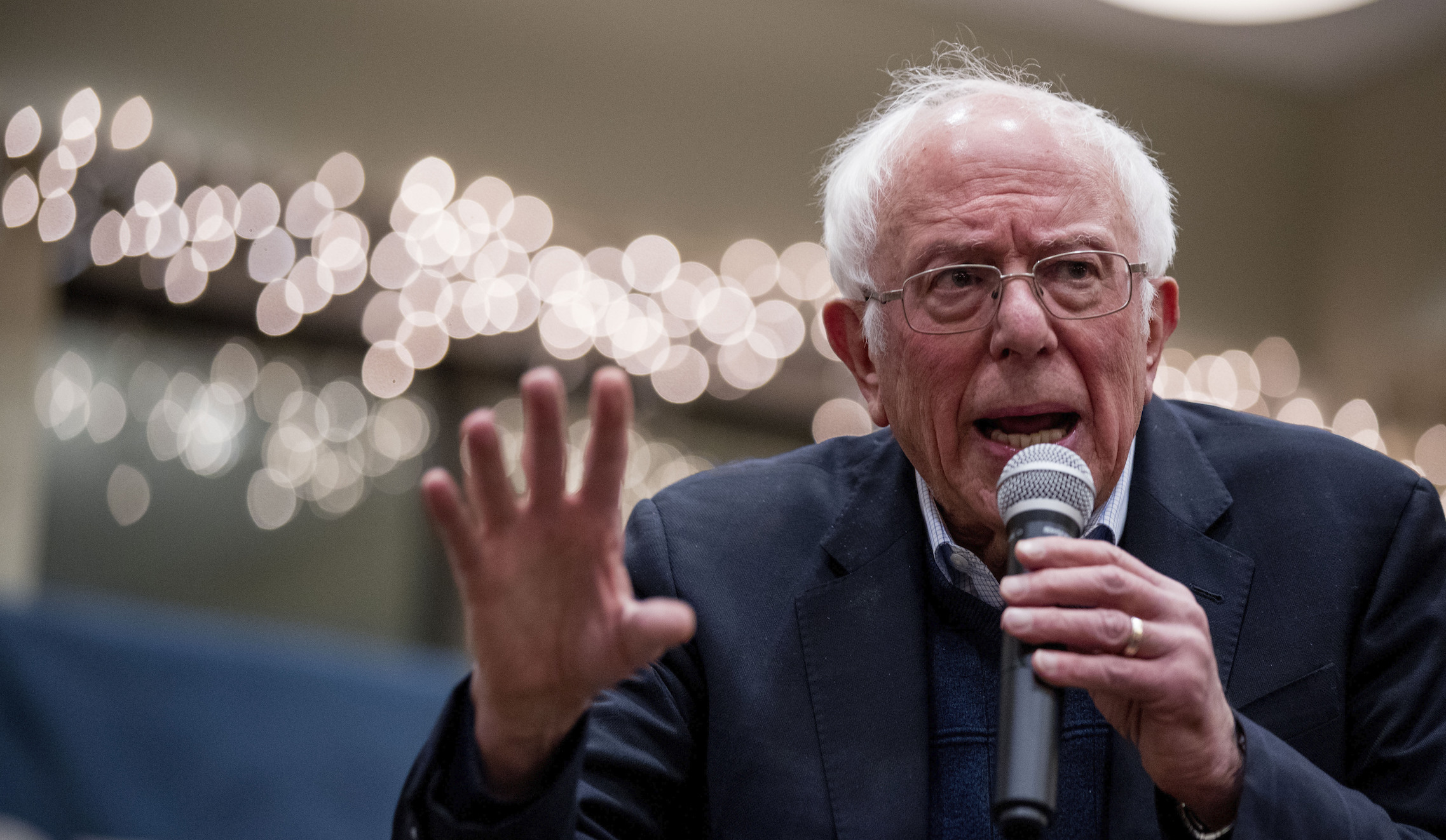 Sanders campaign turns on Warren