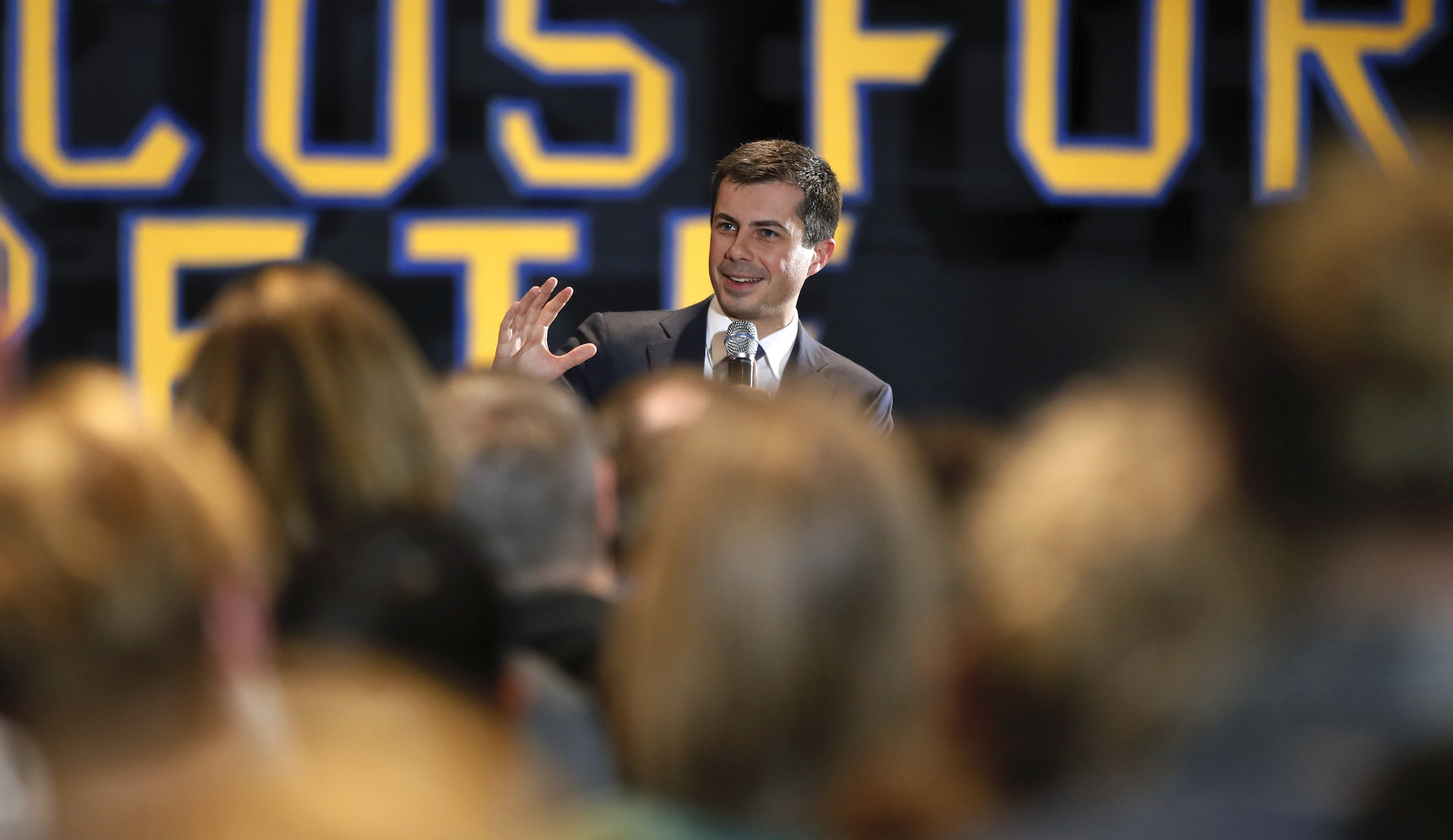 Buttigieg swipes at Warren claims of campaign fundraising purity