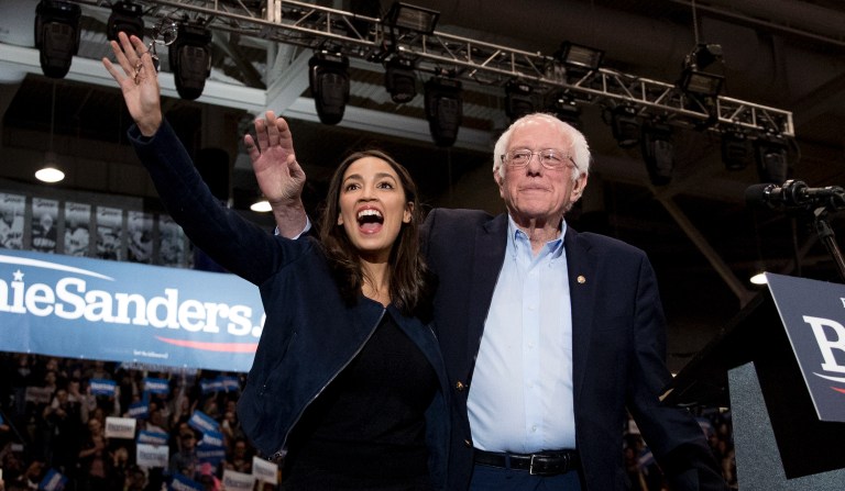 Bernie Sanders, echoing Trump, brags about crowd size in New Hampshire