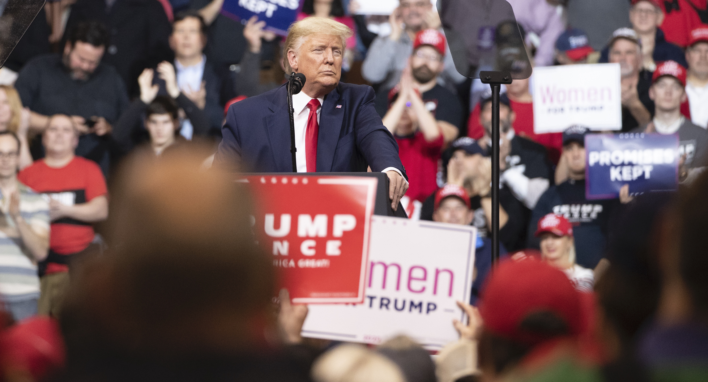 Trump targets swing states with base-friendly message on guns