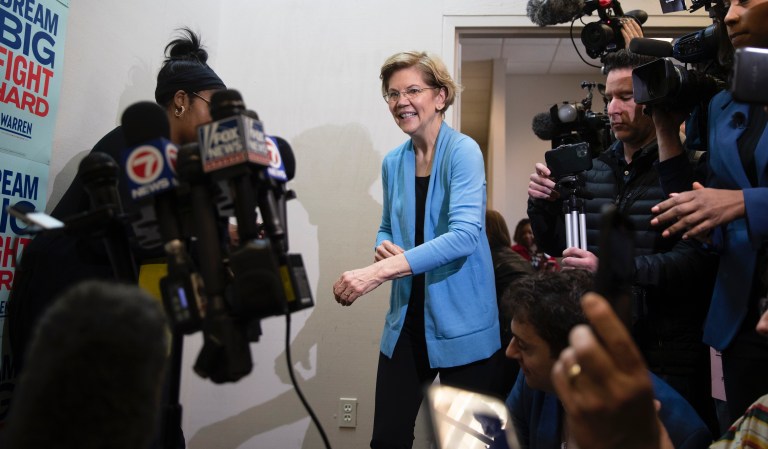 Influential teacher union leader backs Warren