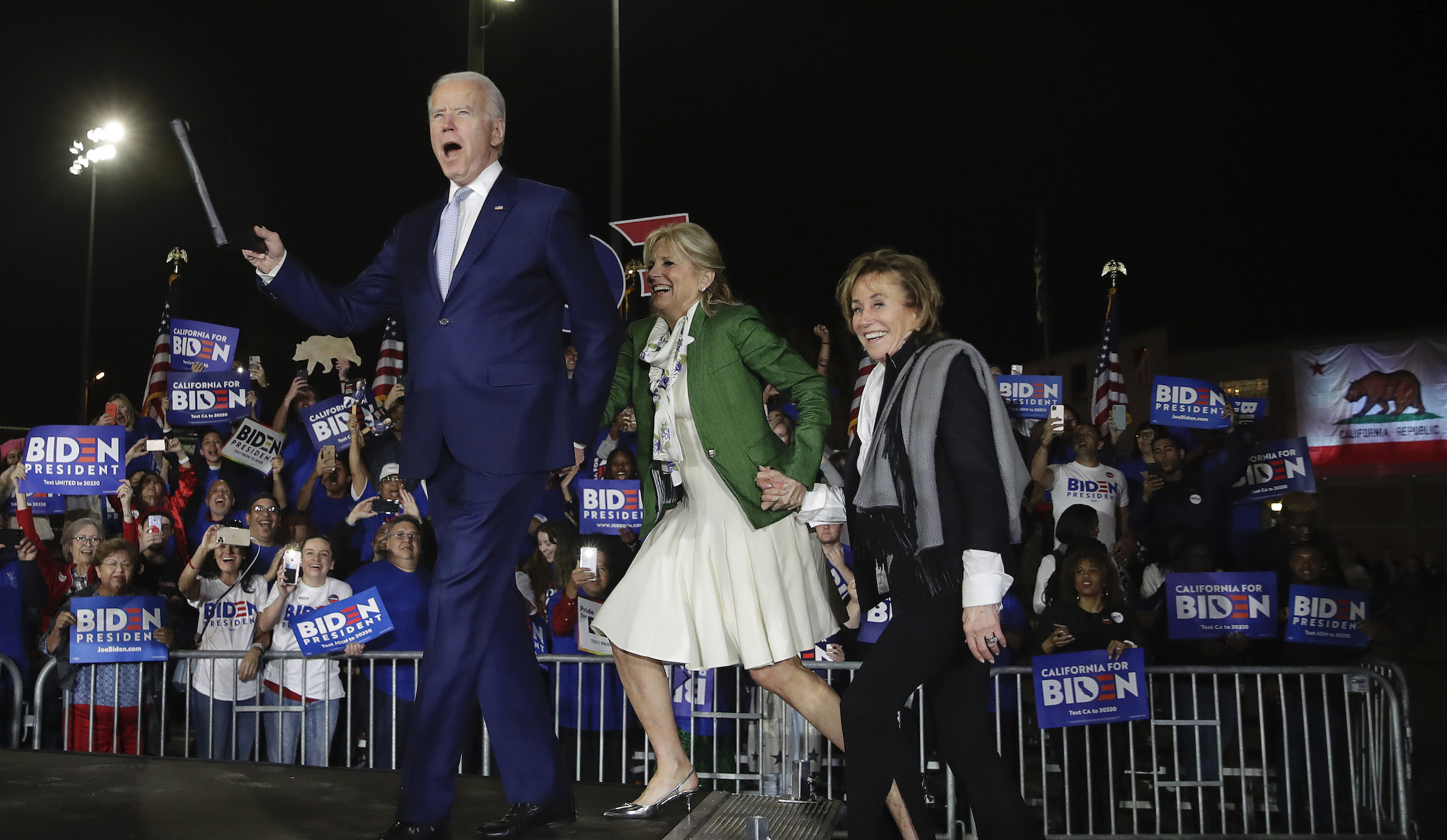 Biden takes Texas in surprise win over Sanders