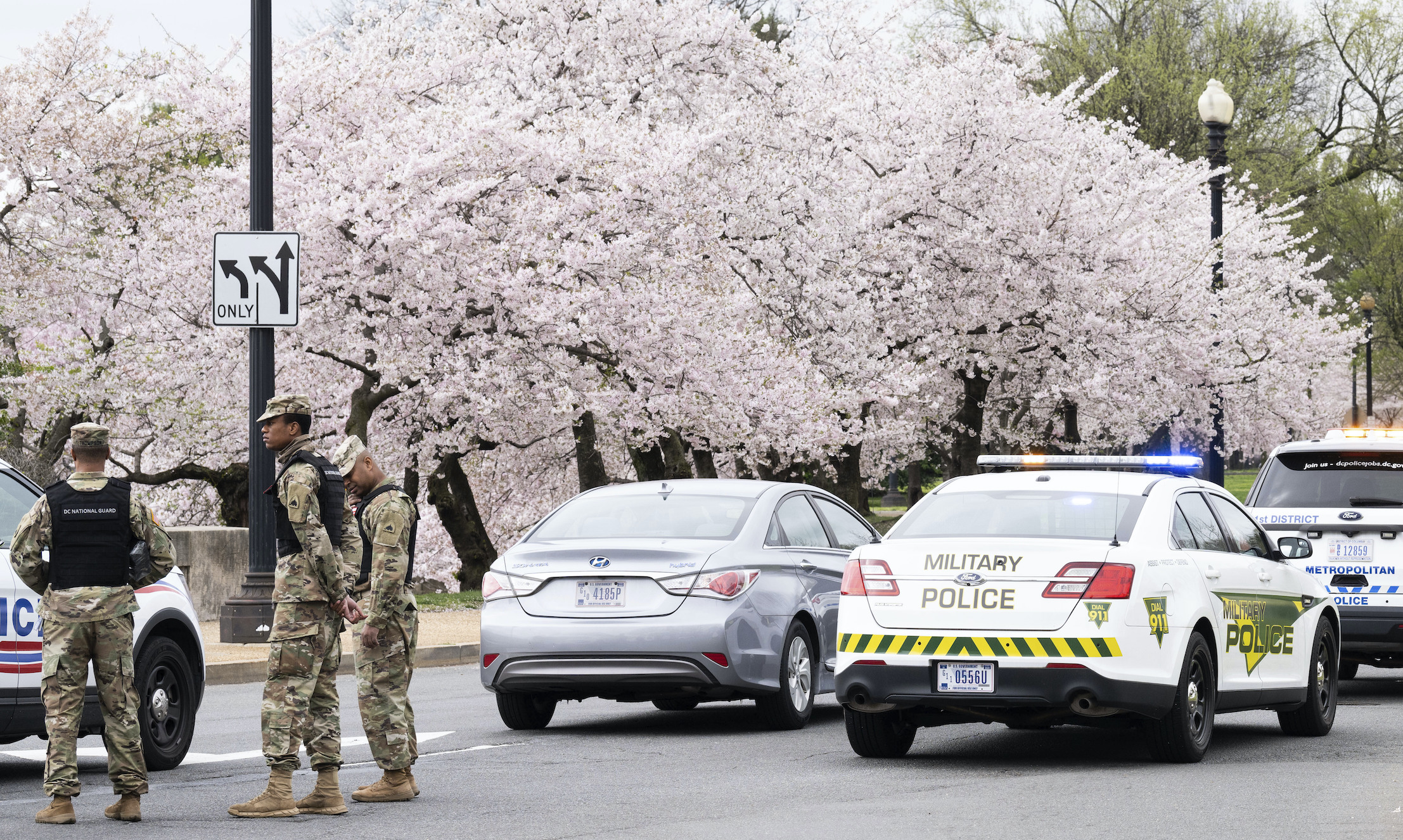 National Guard to back up police efforts to enforce social distancing