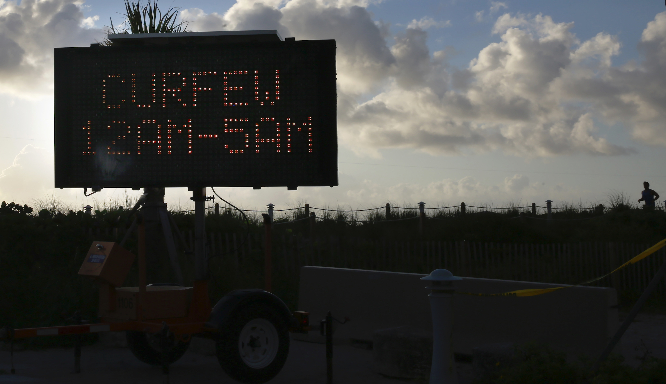 Researcher warns: Shut down and stay off all beaches
