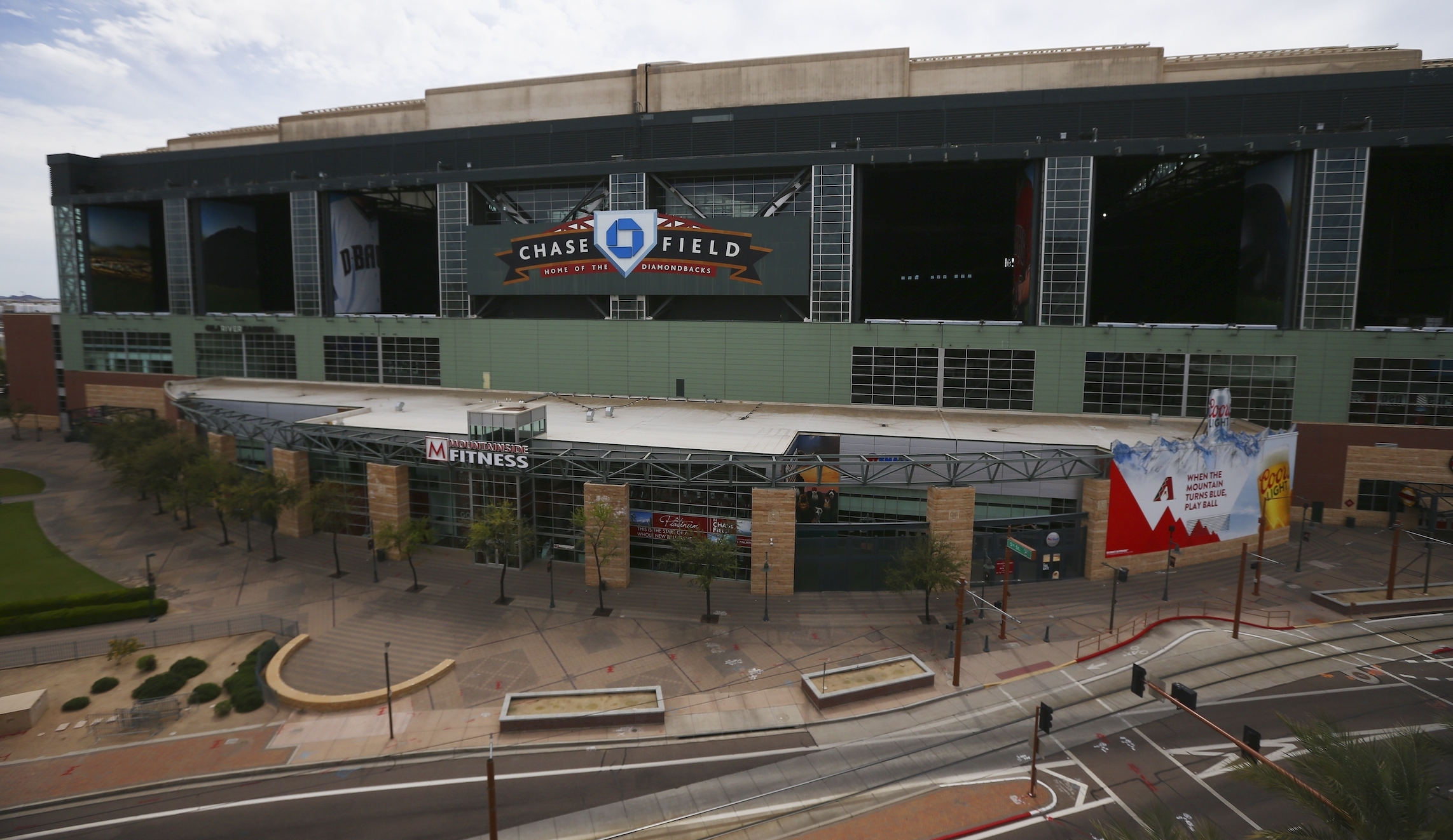 Ducey supports Arizona hosting modified MLB season