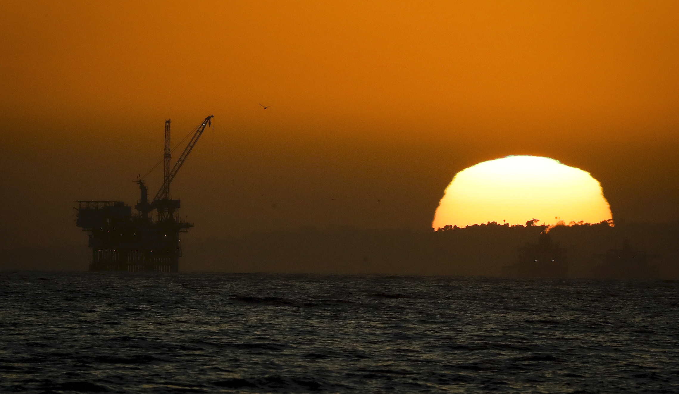 Plummeting oil prices rattles energy state politics