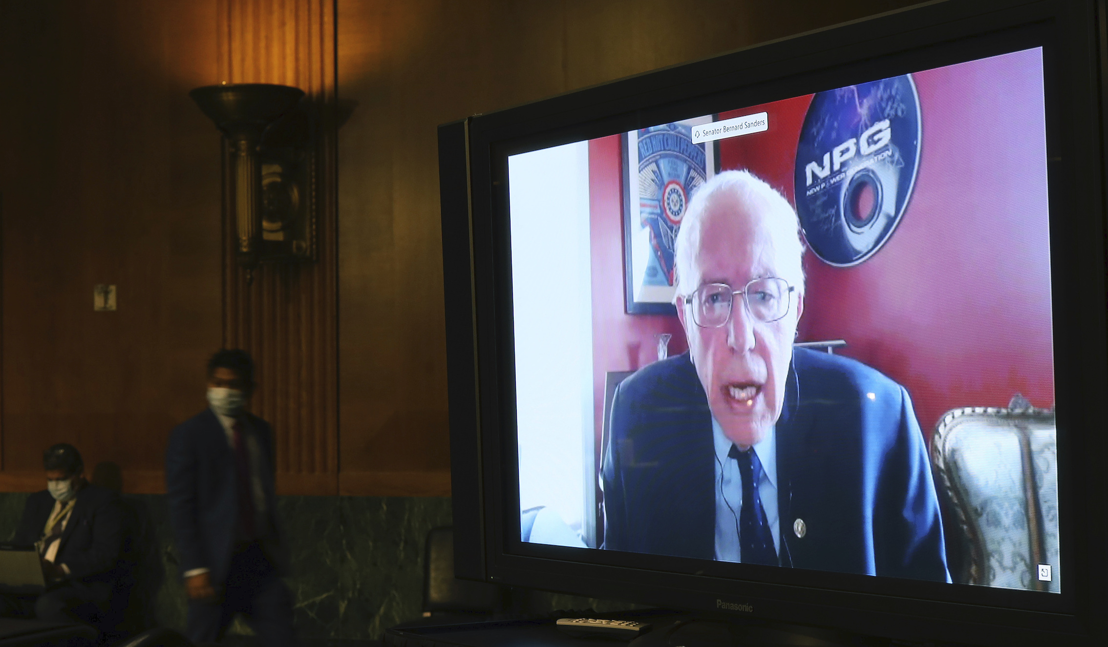 Bernie Sanders delegates asked to sign pledge agreeing to play nice at Democratic convention
