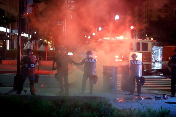 Videos show aftermath of children brought to George Floyd protests who were allegedly maced and gassed by police