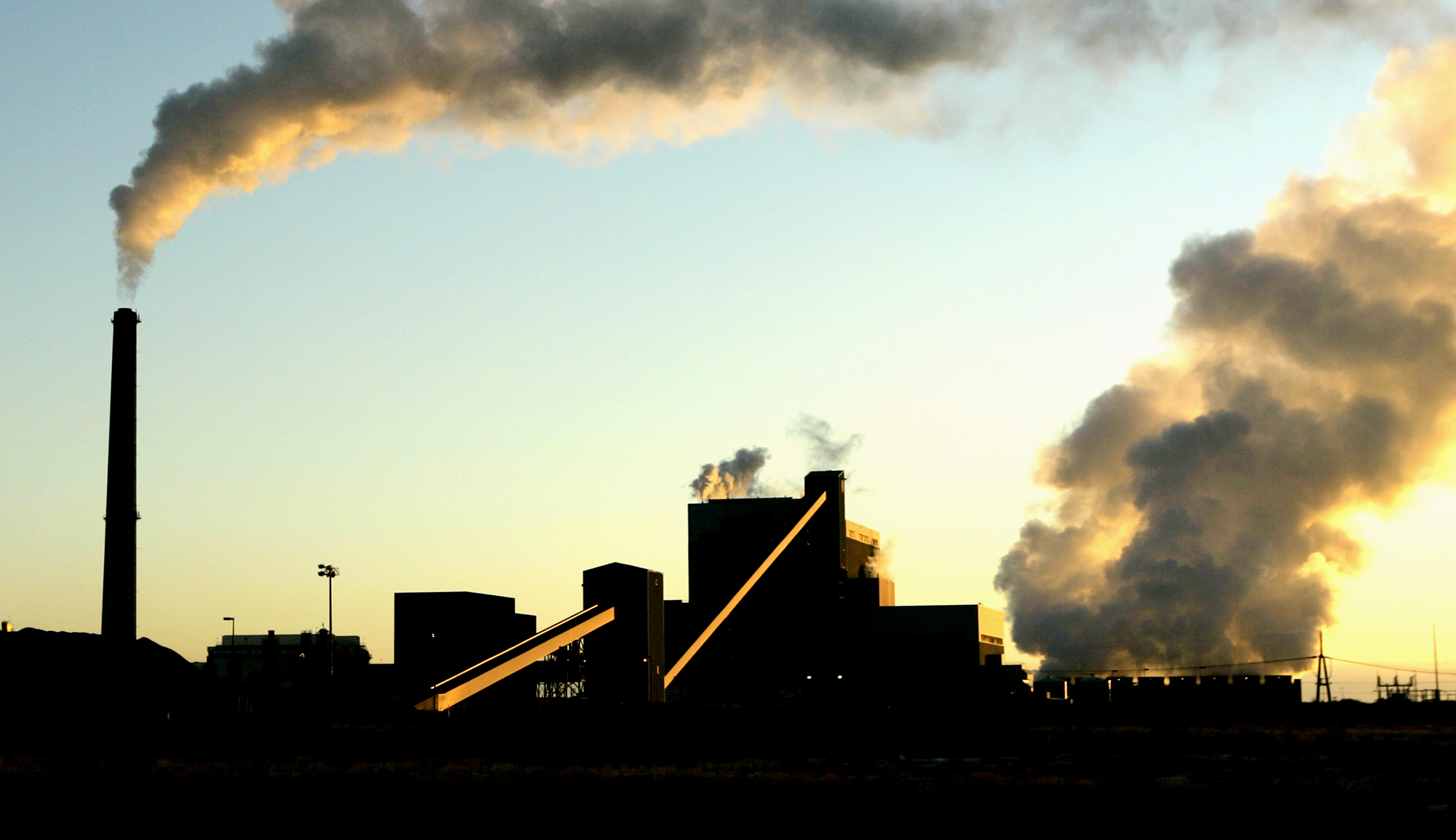 Demise of coal in rich countries brings global carbon emissions to a stall