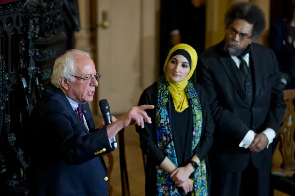 ‘First Jewish American president’: Linda Sarsour endorses Bernie Sanders