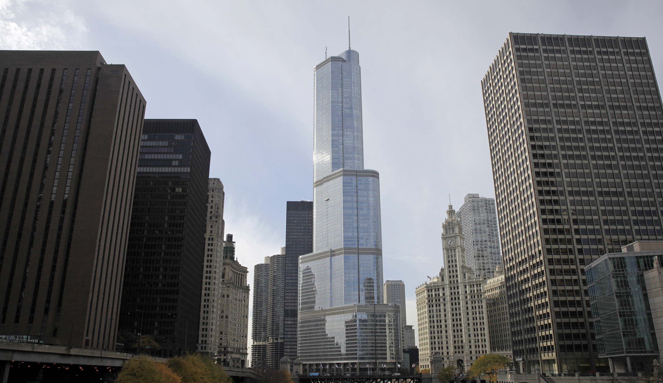 Trump hotel in Chicago sued over river water use