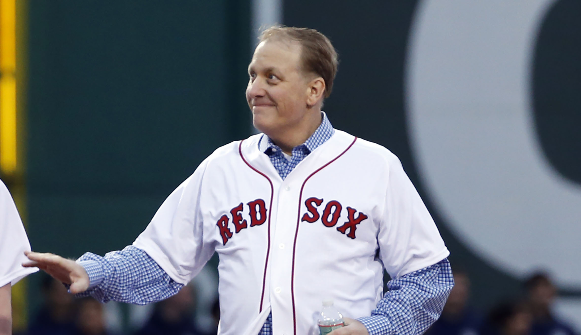 Hey, Red Sox — snubbing Curt Schilling for his political beliefs was petty